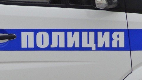 В Пролетарском районе Ростовской области местный житель умыш-ленно повредил два автомобиля